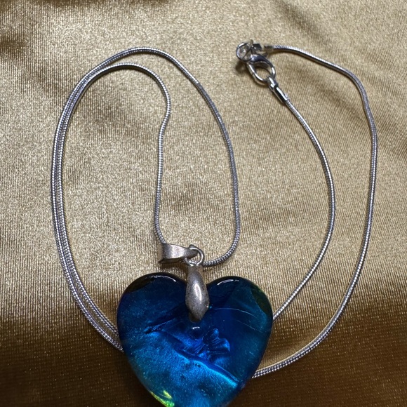 Heart-Shaped Multicolor Pendant Necklace - Picture 3 of 5